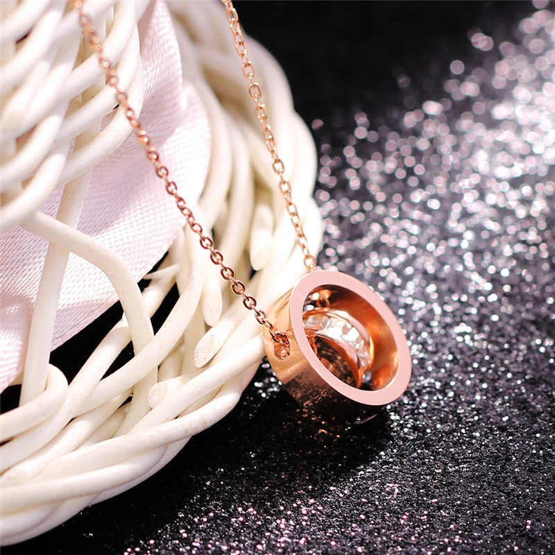 

Laramoi Rose Gold Pendant Necklaces Women Stainless Steel Short Necklace Clavicle Chain with Zircon Korean Fashion Party Jewelry