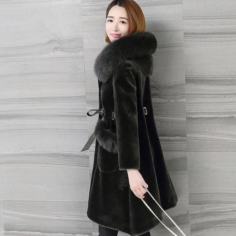 

Women 2020 Fall Winter Genuine Sheep Shearling Overcoat With Natural Fox Fur Collar Female Hooded 100% Real Fur Coat Jacket T187