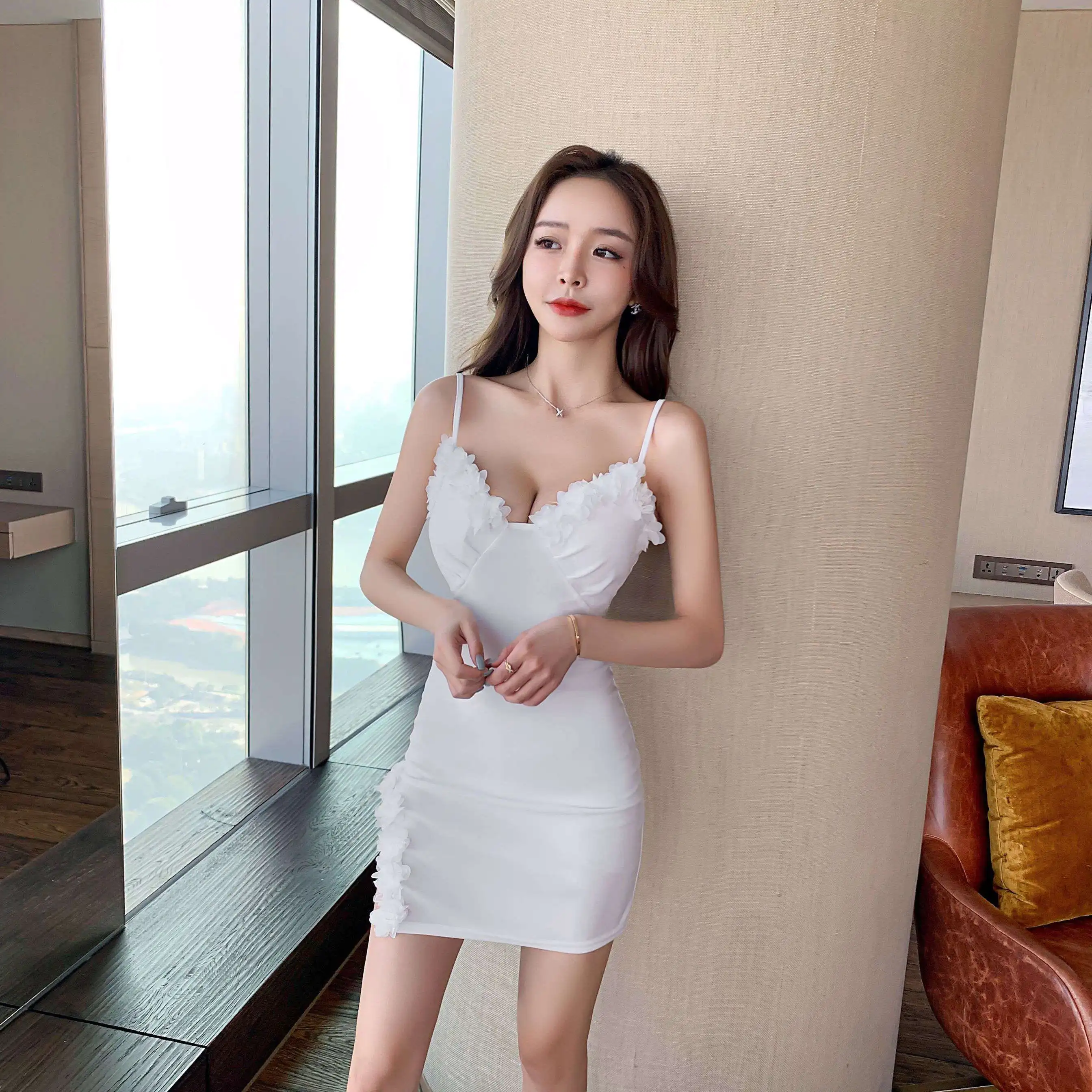 

COIGARSAM Women dress Summer Spaghetti Strap V-Neck Dresses White Red Black 9840
