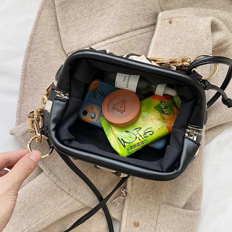 

Fashion 2020 Zebra Crossbody Bags For Women Shoulder Bag Chains Cloud Handbags Women Bags Female Travel Messenger Bag Purses