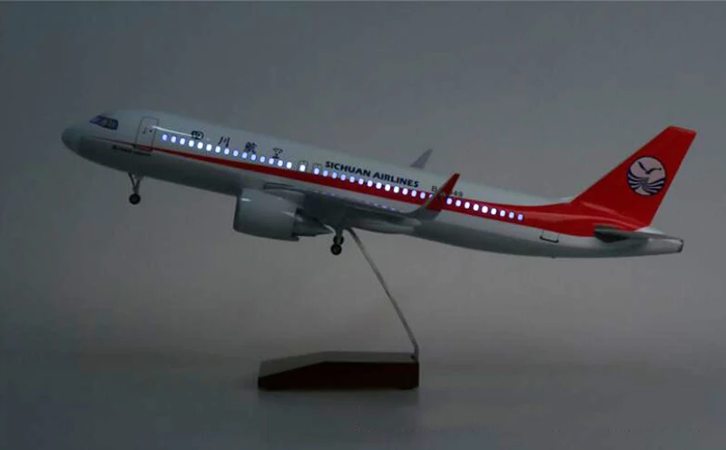 1/80 масштаб 47 см самолет Сычуань авиакомпания Airbus A320 neo модель светодиодный свет и колесо шасси литье под давлением модель самолёта из смолы игрушка
