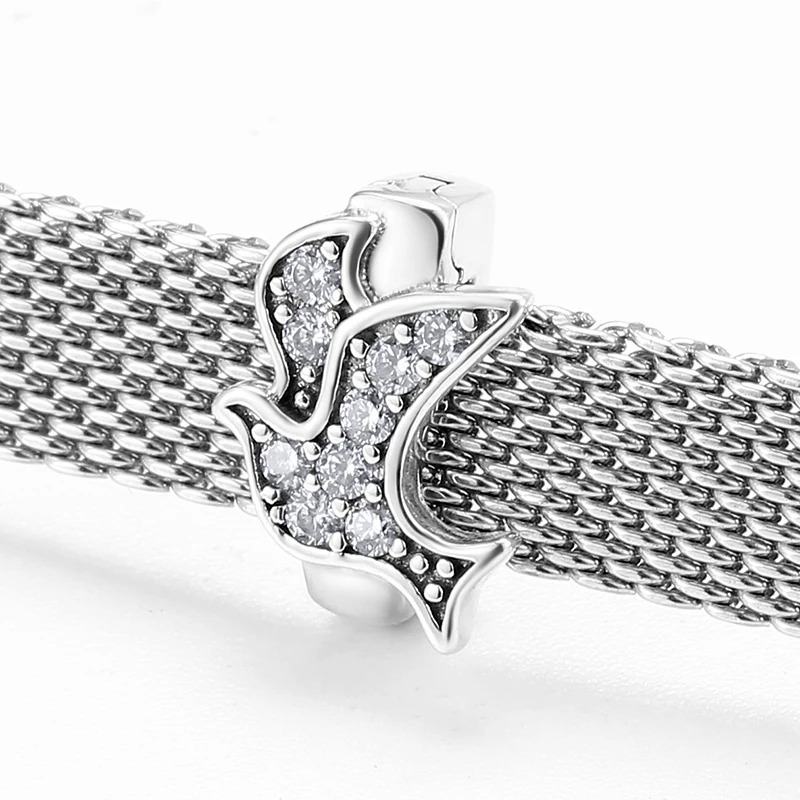 Бусы серебряные с символом свободы Летающие птицы прозрачным фианитом Подвески