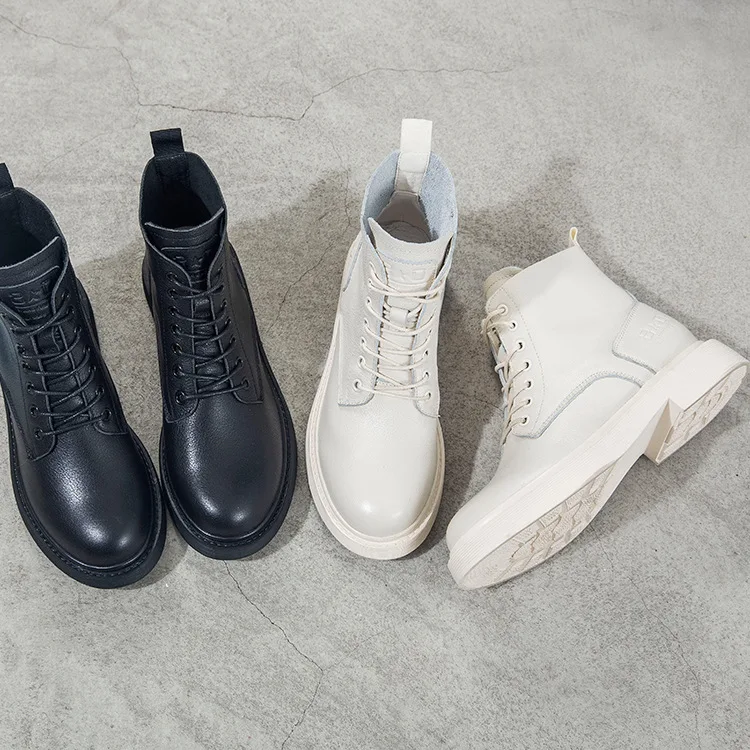 Женские ботинки из натуральной кожи короткие на плоской подошве в английском