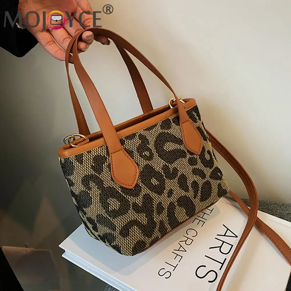 

Женская сумка-мешок через плечо с леопардовым принтом, повседневная универсальная плетеная дорожная маленькая сумочка на молнии в стиле ре...