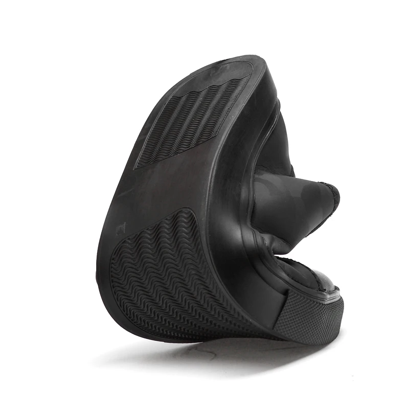 

Hot Sale Skateboarding Shoes Lace-Up Soft Moccasins Breathable Trainers Fashion Black&White Casual Sneakers Men Plus Size 38-46