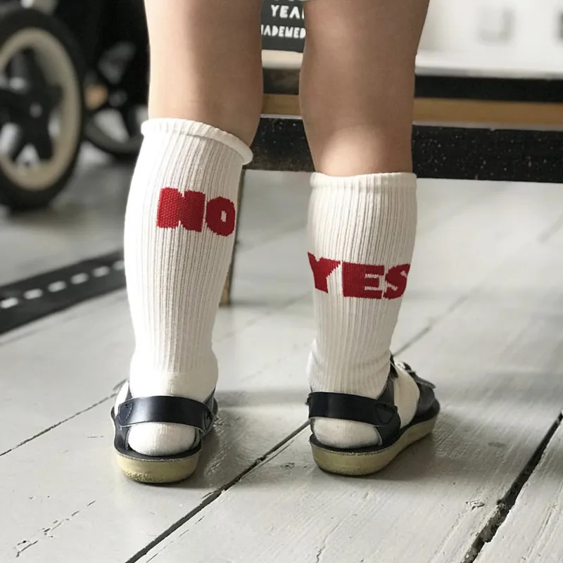 Yes No/модные детские носки без пятки с буквами белые хлопковые носки средней длины для маленьких мальчиков и девочек Детские брендовые дизайнерские гольфы
