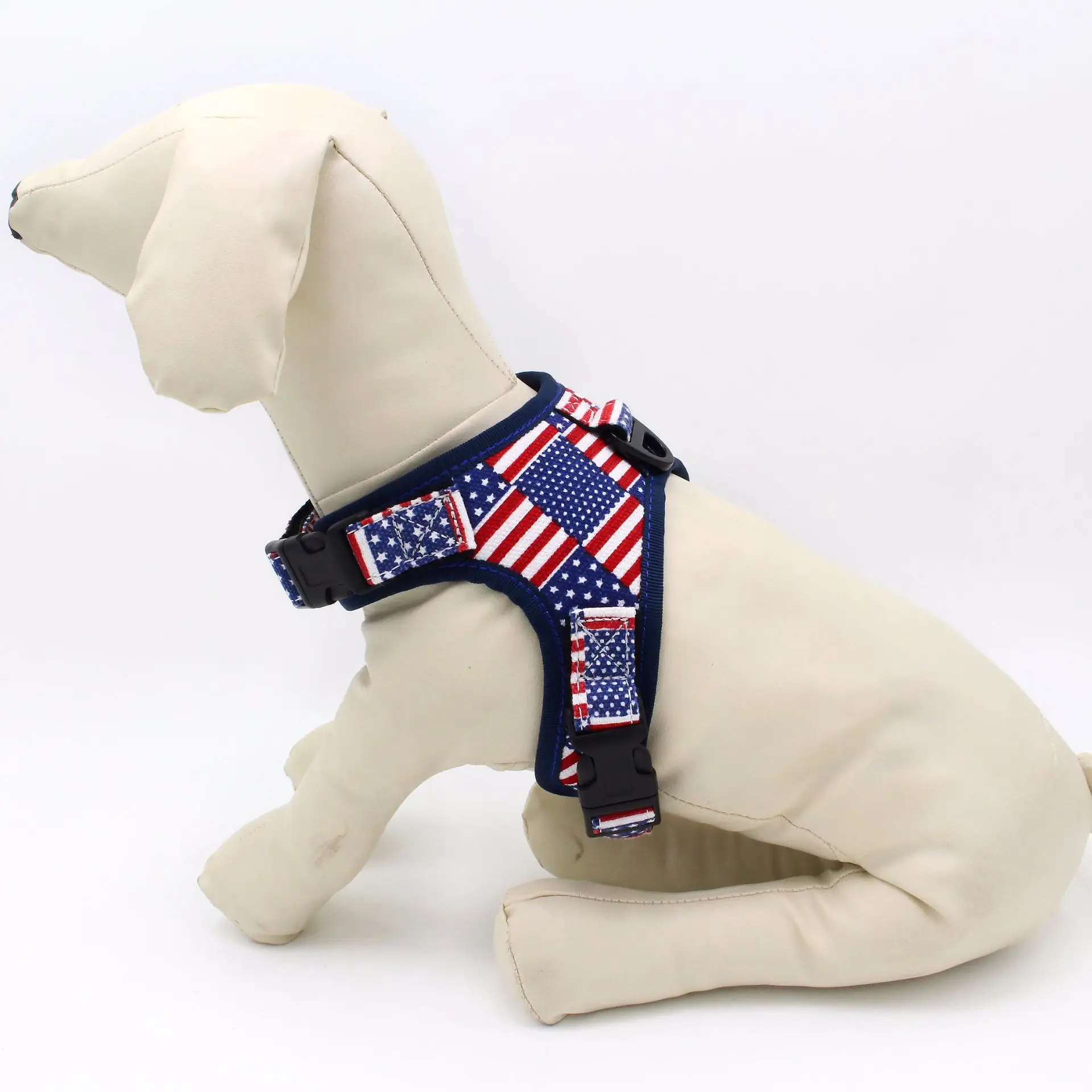 

explosion-proof rushed pet chest straps reflective breathable dog chest straps comfortable pet traction rope pulling on the rope