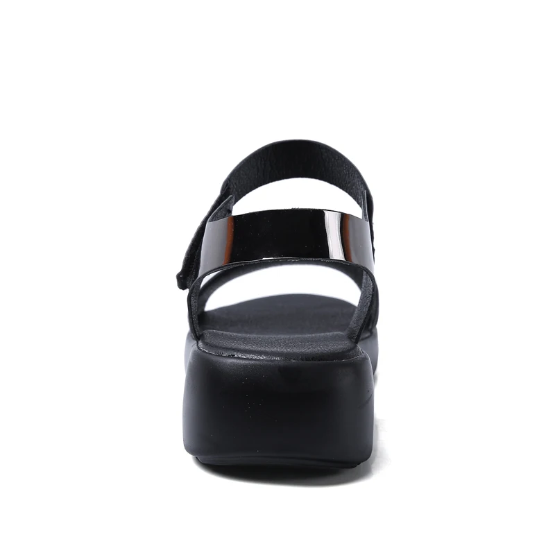 Женские босоножки на липучке черные или золотистые плоской резиновой подошве