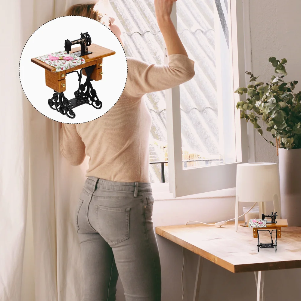 

1pc Vivid Mini Adornment Simulation Sewing Machine Miniature Furniture for Dll House