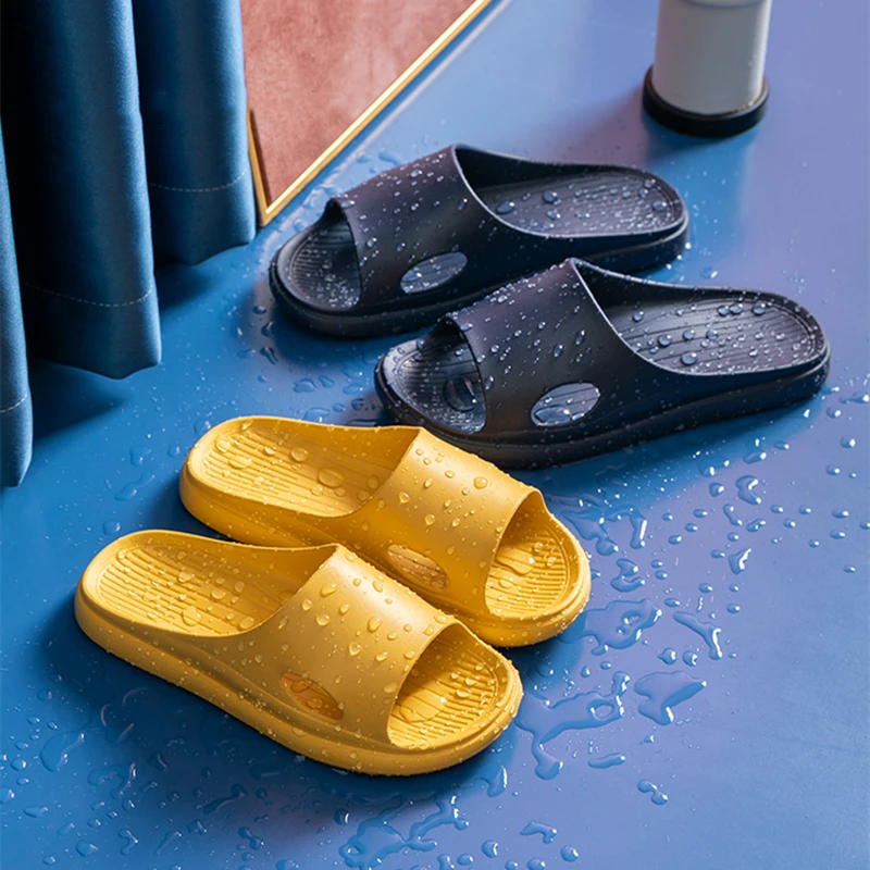 

Hot Men Women Ultralight House Bath Slippers Soft EVA Sole Non-slip Lovers Bathroom Shoes Indoor Floor Quite Slippers