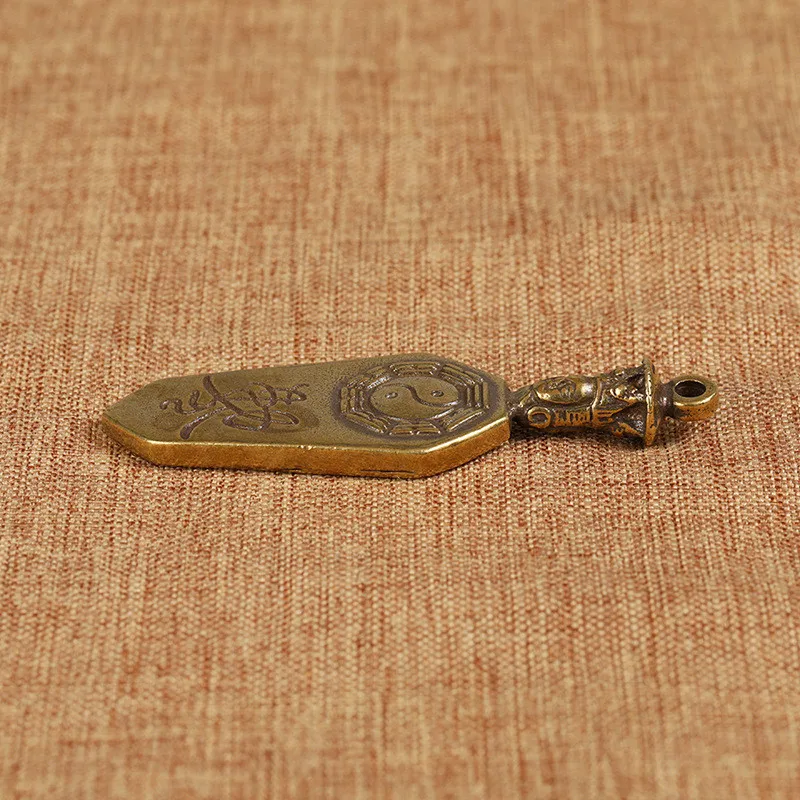 Латунный кулон в виде религиозного амулета таозиста Сплетницы меча брелок на