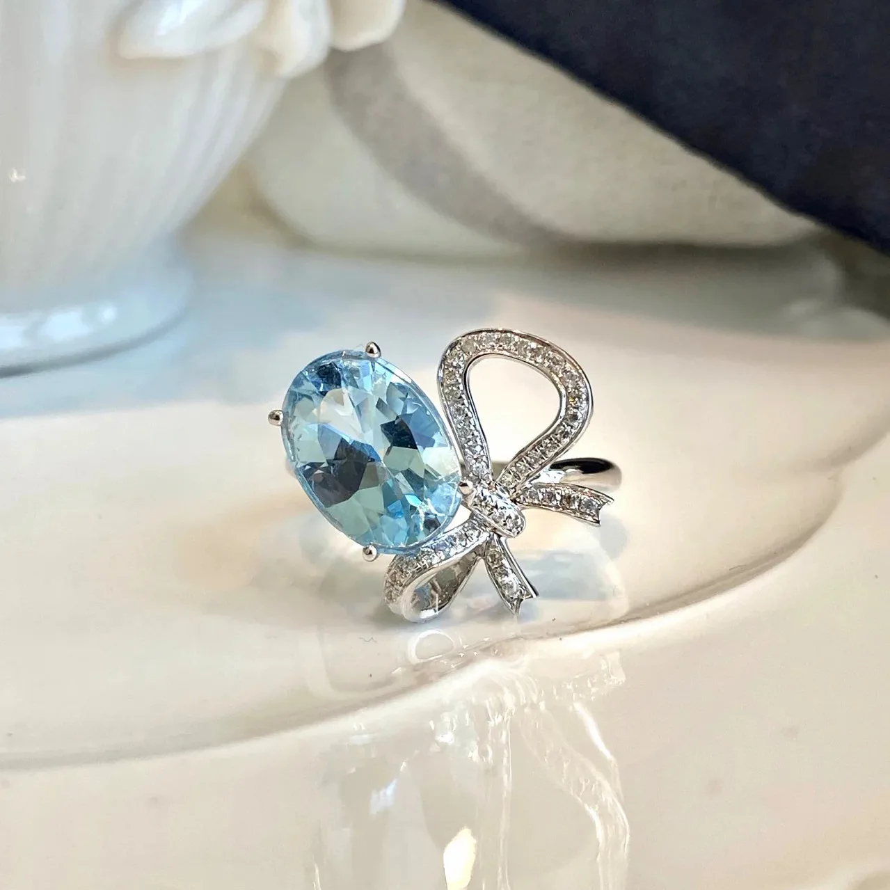 

2022 New Fashion Elegant Bowknot Sea Blue CZ Crystal Open Ring Women Silver Color Eternity Band Ring Girls Lover Jewelry