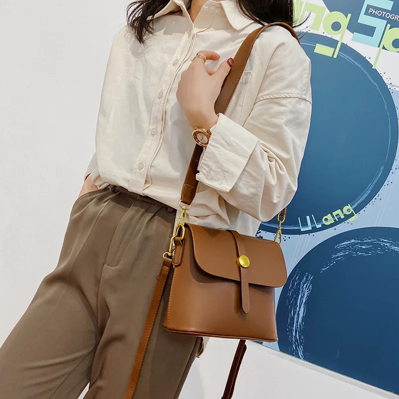

Leisure Bag Women's 2022 New Fashion Pure Color Chain Bucket Single Shoulder Bag Casual No Zipper Soft