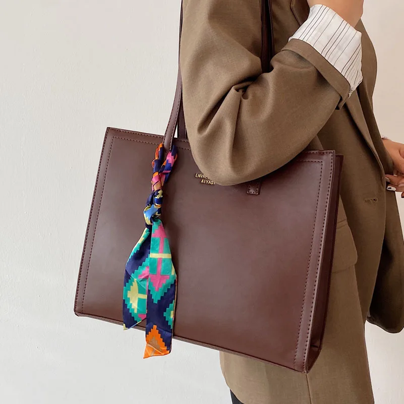 

European and American Large-capacity Fashion Ladies Simple Silk Scarf Portable Large Bag New 2021 Tote Bag Student Shoulder Bag