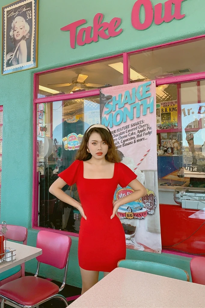 

New Red Slim Fitting Dress with Hip Square Collar in Summer 2021~