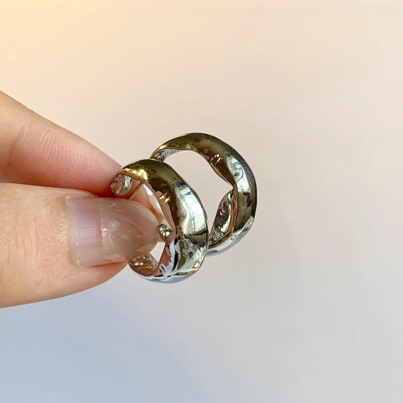 

S925 needle Modern Jewelry Metal Hoop Earrings Popular Design Silvery Plating Irregular Women Earrings Party Gifts Wholesale