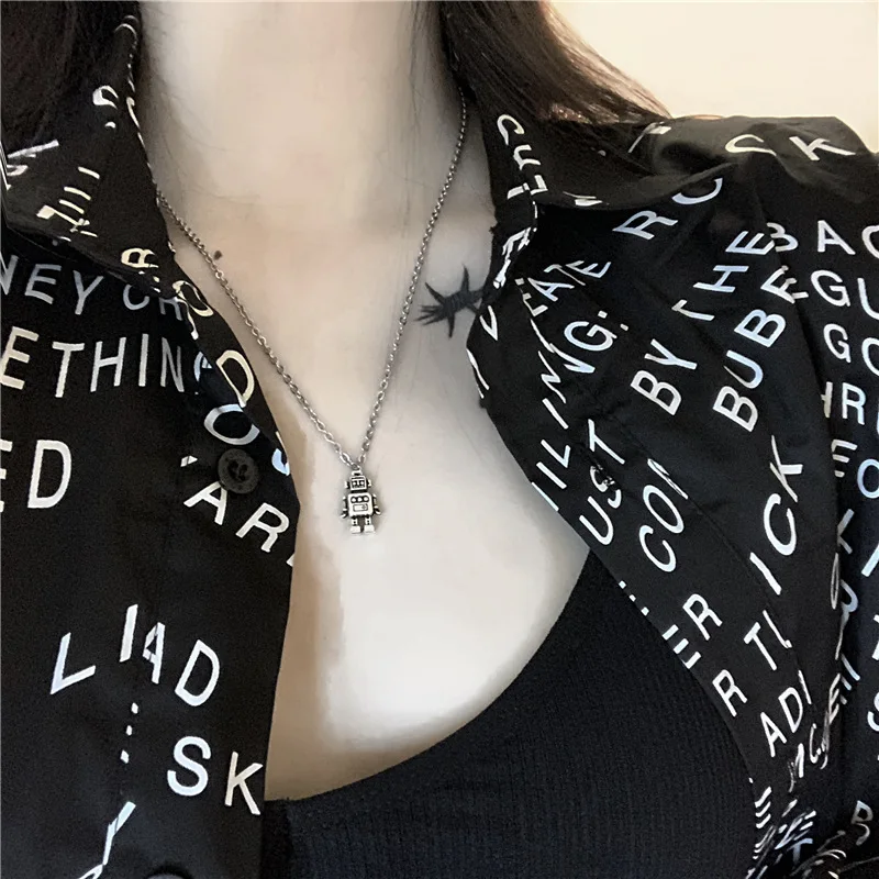 

2021 NEW Fashion Cute childlike retro distressed mini robot pendant necklace men and women tide jumping di hip hop necklace