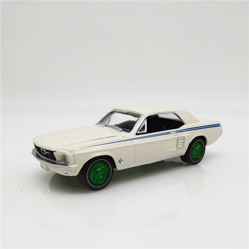 Greenlight 1:64 1967 Ford Mustang Coupe белый/белый зеленый станок без коробки| |