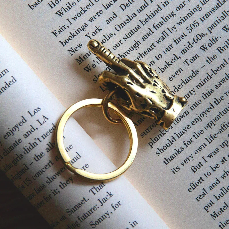 Латунные ручные брелки среднего пальца подвески брелок креативные медные DIY