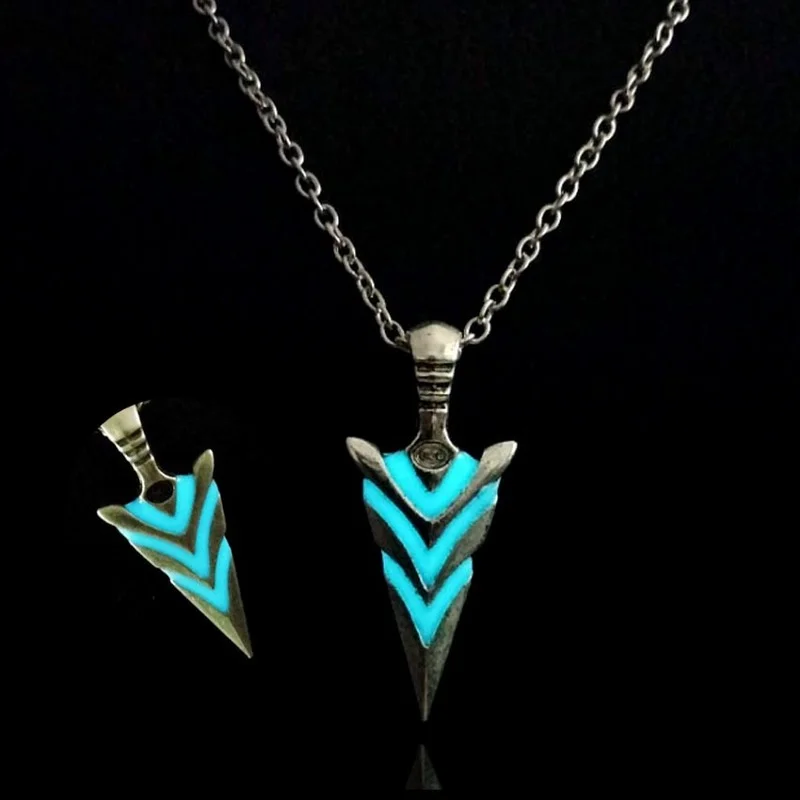

Luminous Anime Arrows Necklace for Men Alloy Chain Long Choker Triangular Spearhead Pendant 2021 Fashion Jewelry Gifts Goth