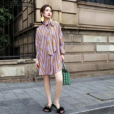 Полосатое платье с бантом женское на шнуровке рукав летучая мышь мини рубашка