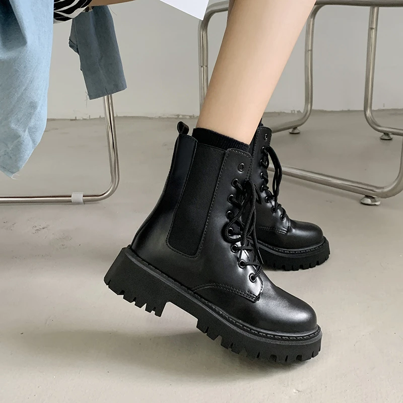 

Ботильоны женские на платформе и квадратном каблуке, мотоциклетные ботинки из искусственной кожи на шнуровке, черные короткие туфли Челси, ...