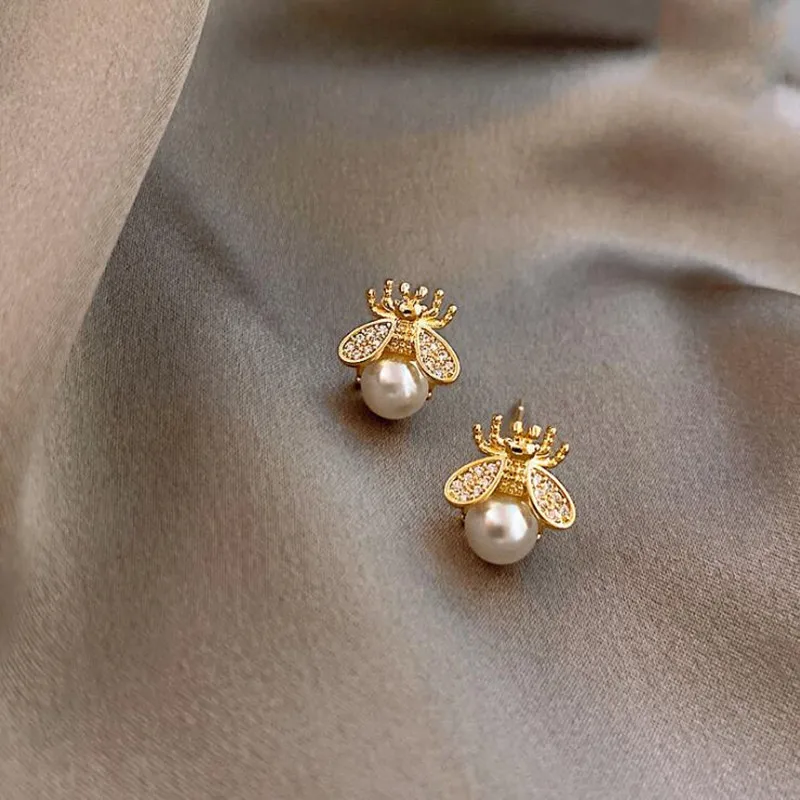 

Timlee E282 New Cute Bee Imitation Pearl Alloy Studs Earrings Popular Accessories Wholesale
