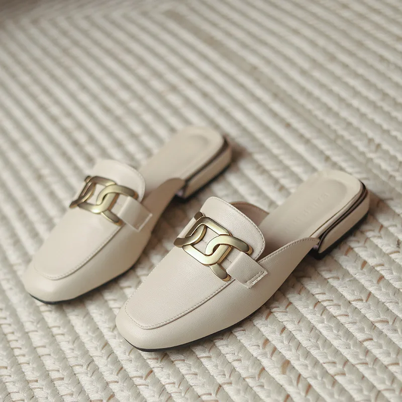 

Square heel Rivet Flat Shoes Female Ladies' Slippers Big Size Slipers Women Cover Toe Low Block Summer 2021 PU Hoof Heels Rubber