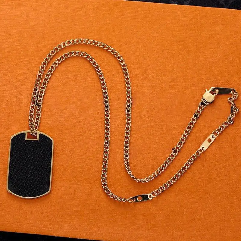 

Classic and Simple Brand Pendant leter Hanging Tag Dog Tags unisex Retro Necklace Accessories Jewelry