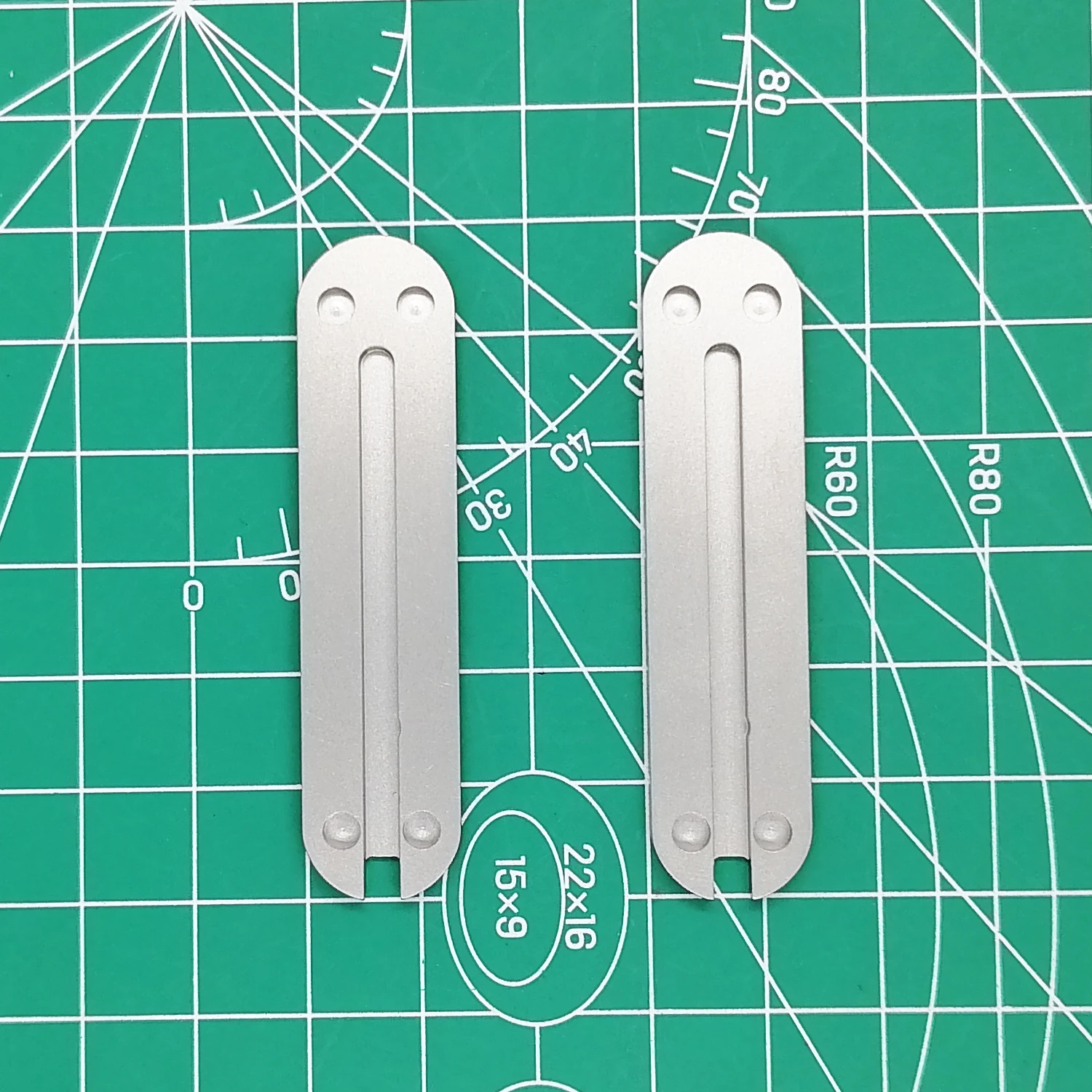 Сделанные на заказ весы из титанового сплава для швейцарского армейского ножа