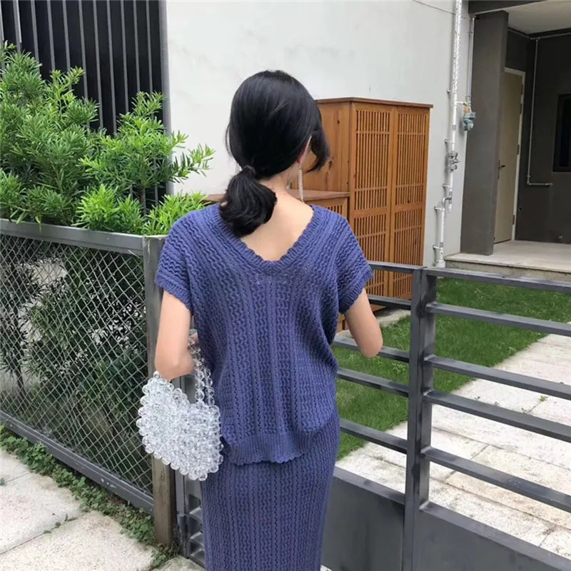 

2019 Summer Women Double V-neck Short Sleeve Tops + Stretch Bodycon Long Skirts Sweater Set Thin Twist Skirt Knitted 2 piece set