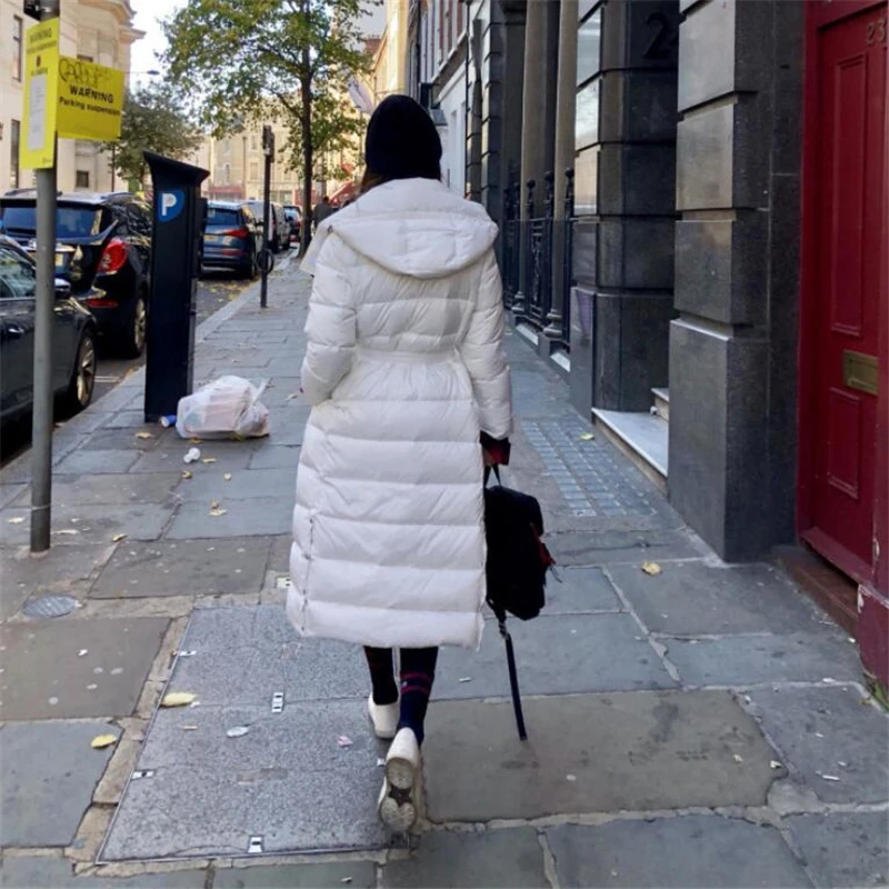 Брендовый длинный пуховик Женский облегающий пальто для женщин с перьями зимняя