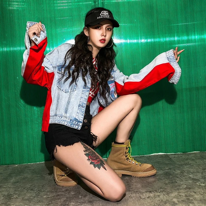 Женская джинсовая куртка DAYIFUN повседневная короткая красного и синего цвета с