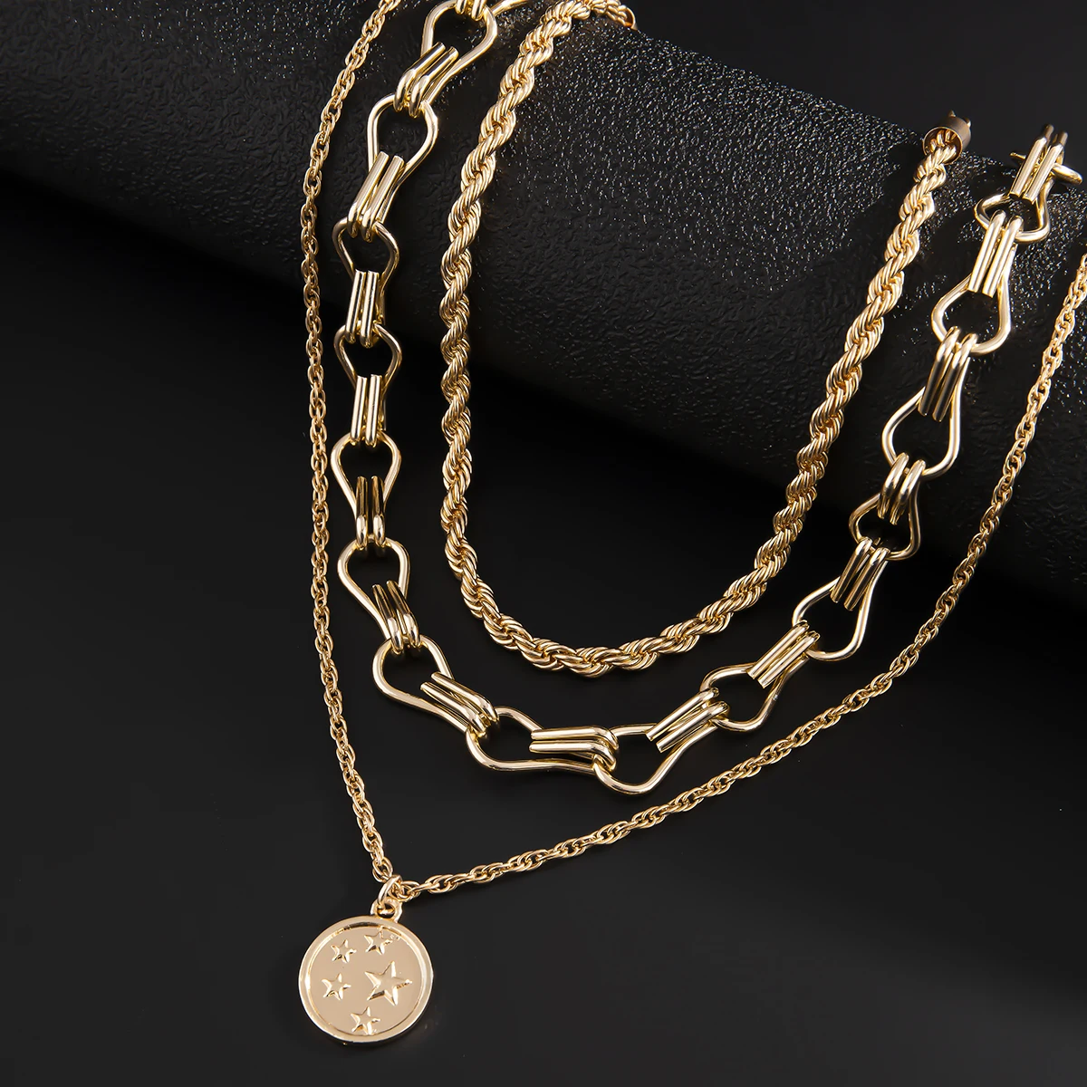 

Punk Multi Layer Gold Color Star Carved Coin Pendant Necklace Women Vintage Gothic Twisted Chain Choker Chunky Necklace Jewelry