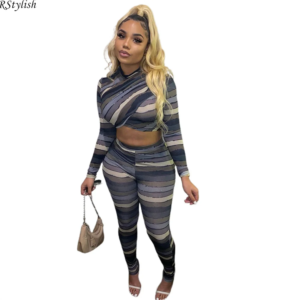 

Женский комплект из двух предметов, нестандартный укороченный Топ с длинным рукавом и брюки-карандаш с принтом в полоску, весна 2022