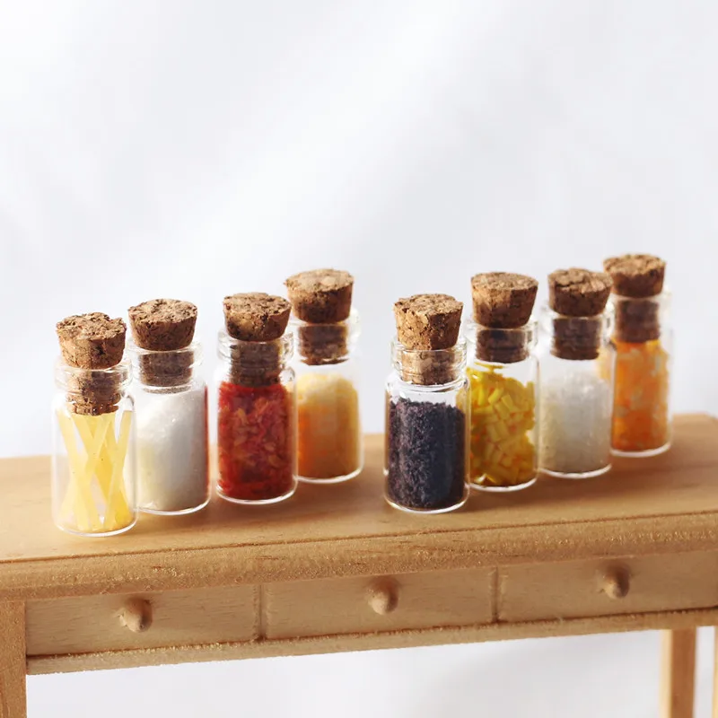 

4 Bottles/Set Miniature Dollhouse Simulation Mini Glass Seasoning Bottle Kids Pretend Kitchen Play Toys For Dolls Accessories