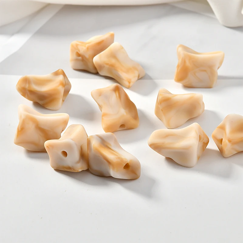 Серьги из полимерного материала неправильной формы с имитацией камня | Украшения