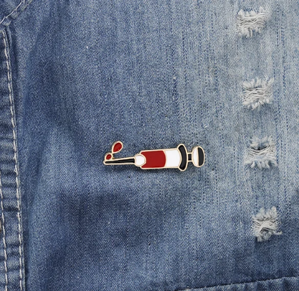 High Quality Fashion Syringe Pin Medical Equipment Tool Jewelry for Doctor Nurse Brooch Badge Creative Enamel Collar Bag Pins |