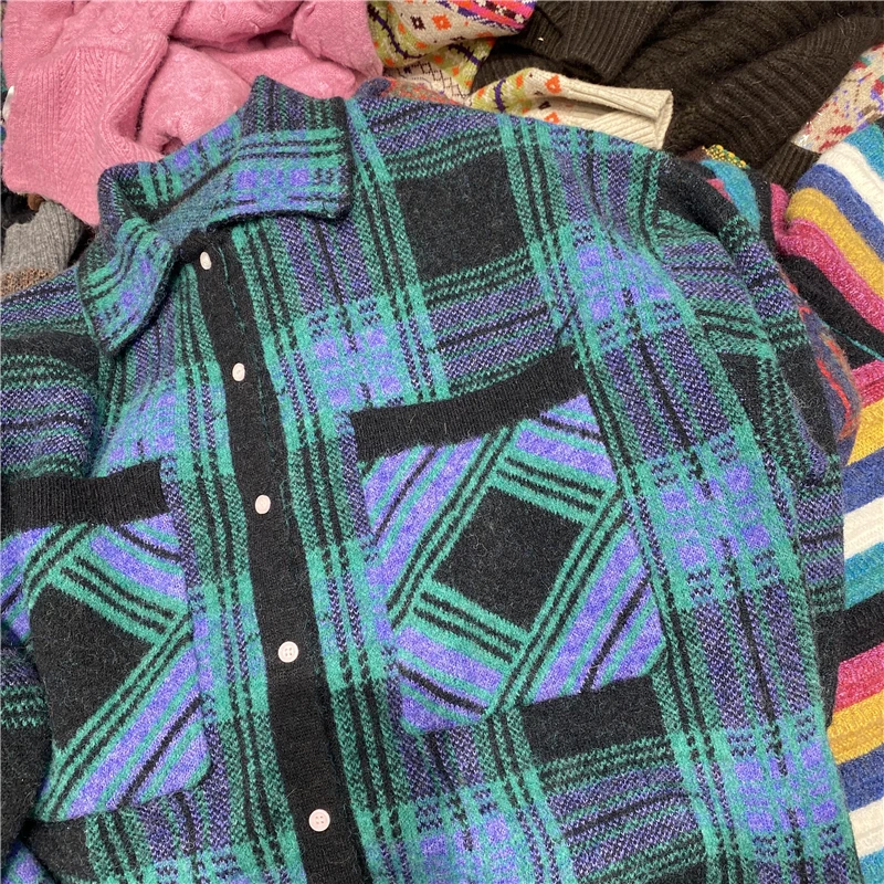 

Qooth Trendy Winter Plaid Printed Cardigan Women Pocket Style Turn Down Collar Sweater Office Lazy Loose Ins Clothes QT357