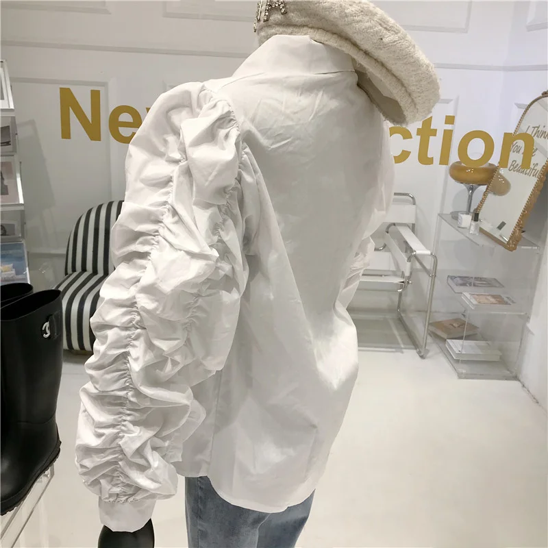 

Pleated Bubble Sleeve Pearl Button White Shirt Women's 2021 Spring New Temperament Design Retro Top