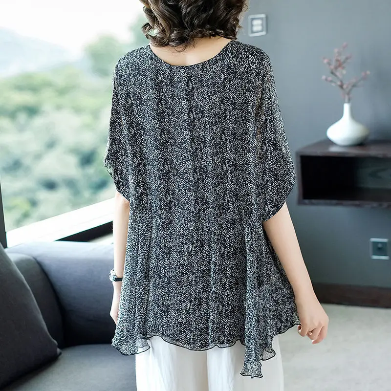 

Imitation silk loose t-shirt ladies short-sleeved spring and summer new imitation silk loose shirt tops 2021 Korean version