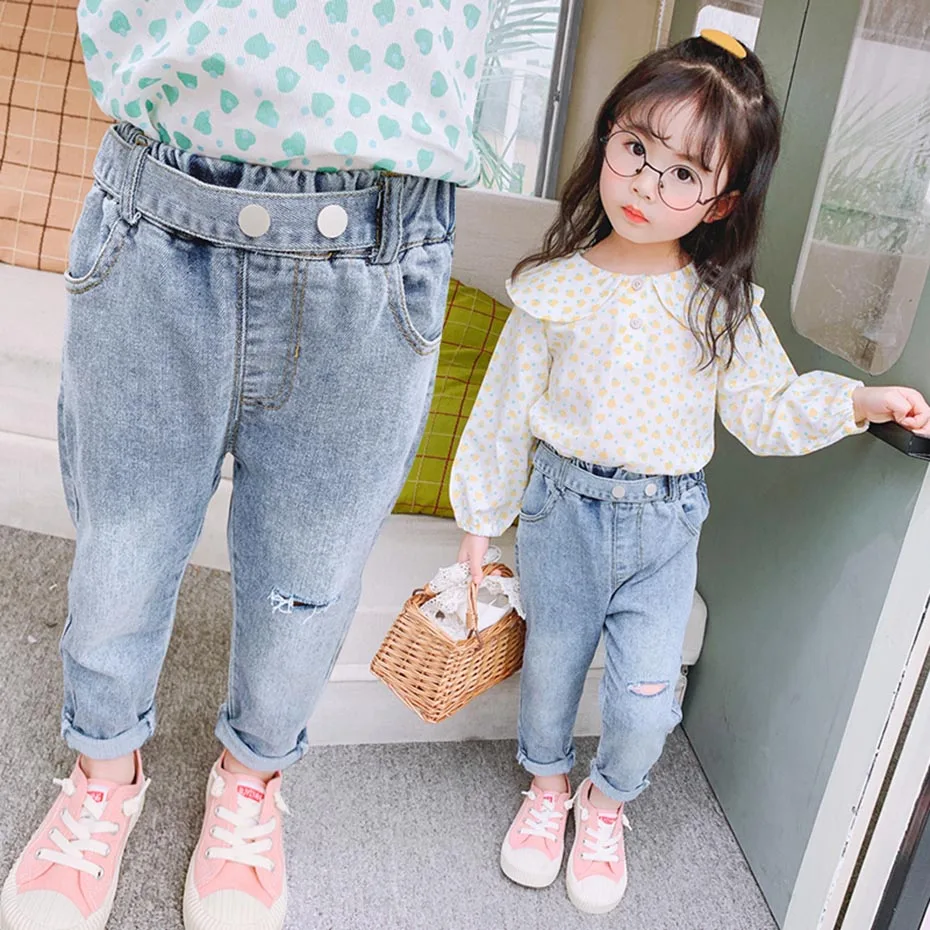 Детские рваные джинсы однотонные с рисунком для девочек повседневные стильные