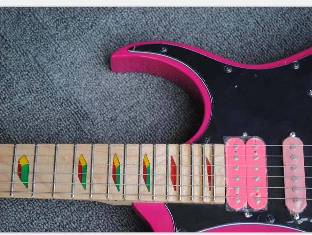 

Pink Shark full electric guitar made in China 21 - 24 tracks guitar well celebrated free shipping Pink pills