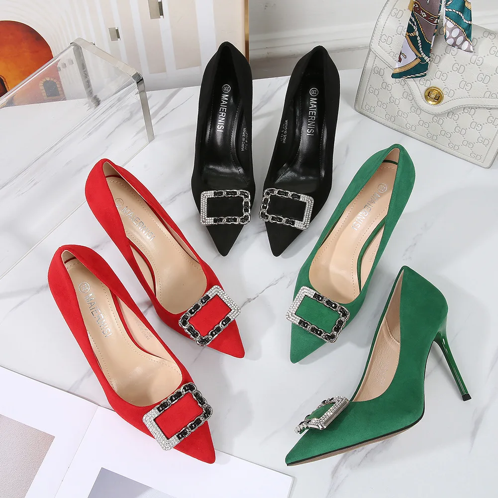 

MAIERNISI Woman Fetish Metal Decoration Thin High Heels Pointed Toe Shoes Stripper Green Black Stiletto Wedding Office Pumps