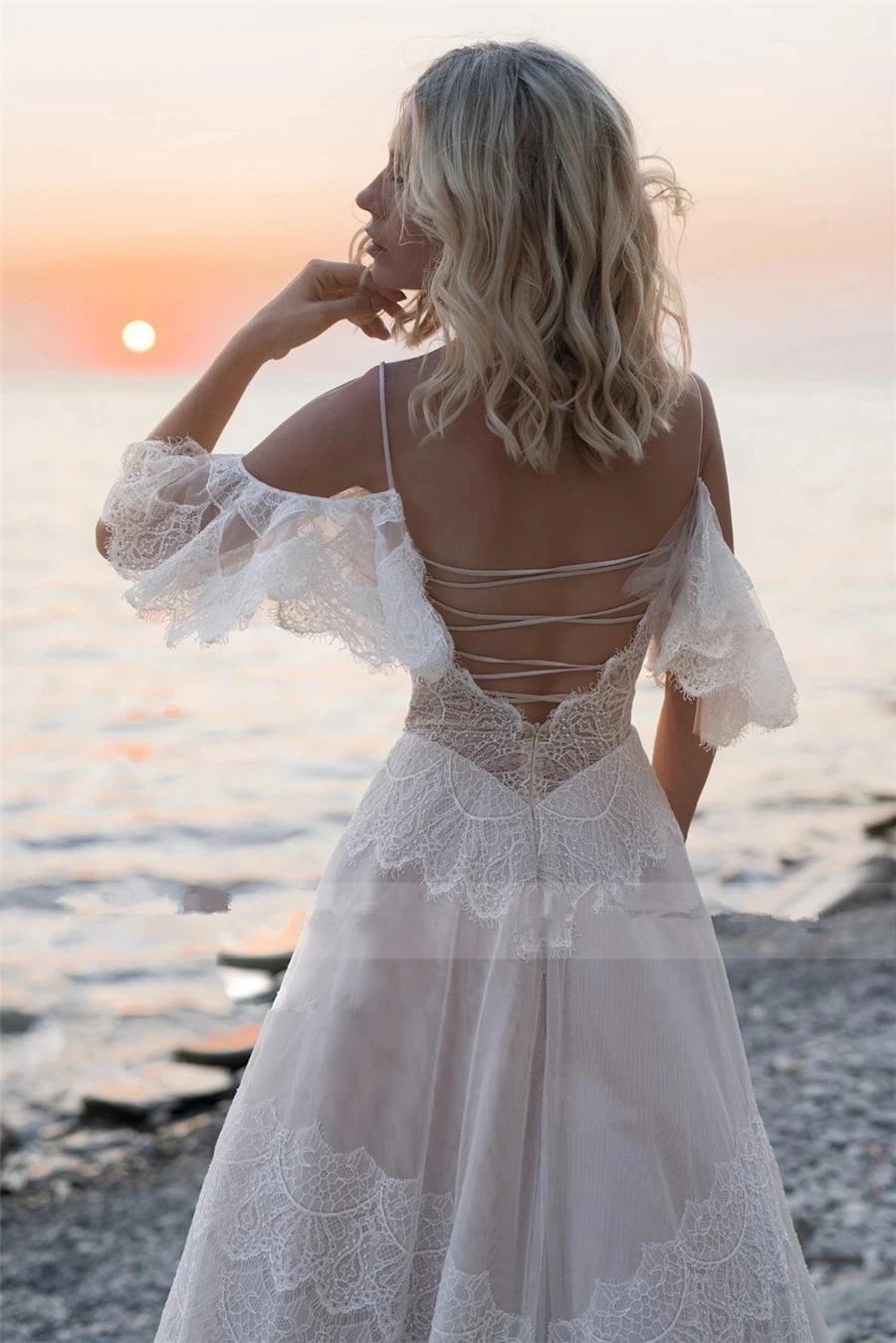 

Backless Wedding Dresses A-line Spaghetti Straps Tulle Lace Beach Boho Dubai Arabic Wedding Gown Bridal Dress Vestido De Noiva