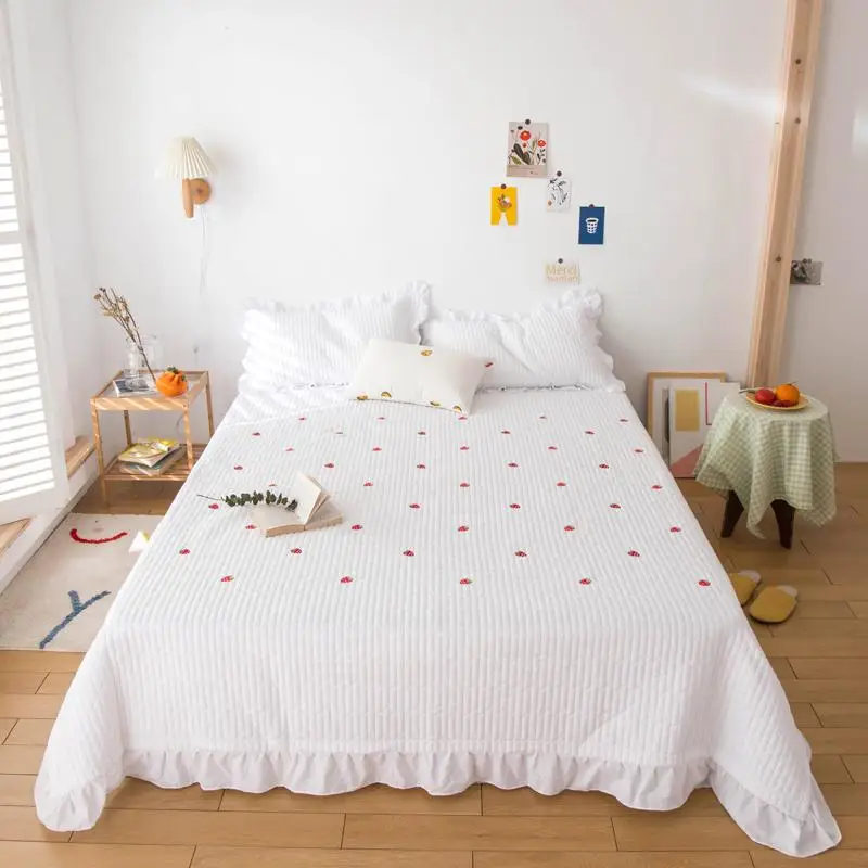 Offerte Copriletto Ricamato Moda Motivo Fragola Morbido Delicato Sulla Pelle Coperta Estiva Condizionatore D'aria Coperta Letto Decorazioni Per La Casa