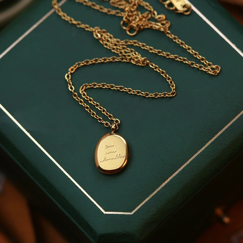 Новая позолоченная титановая стальная цепочка с маленьким золотым квадратным