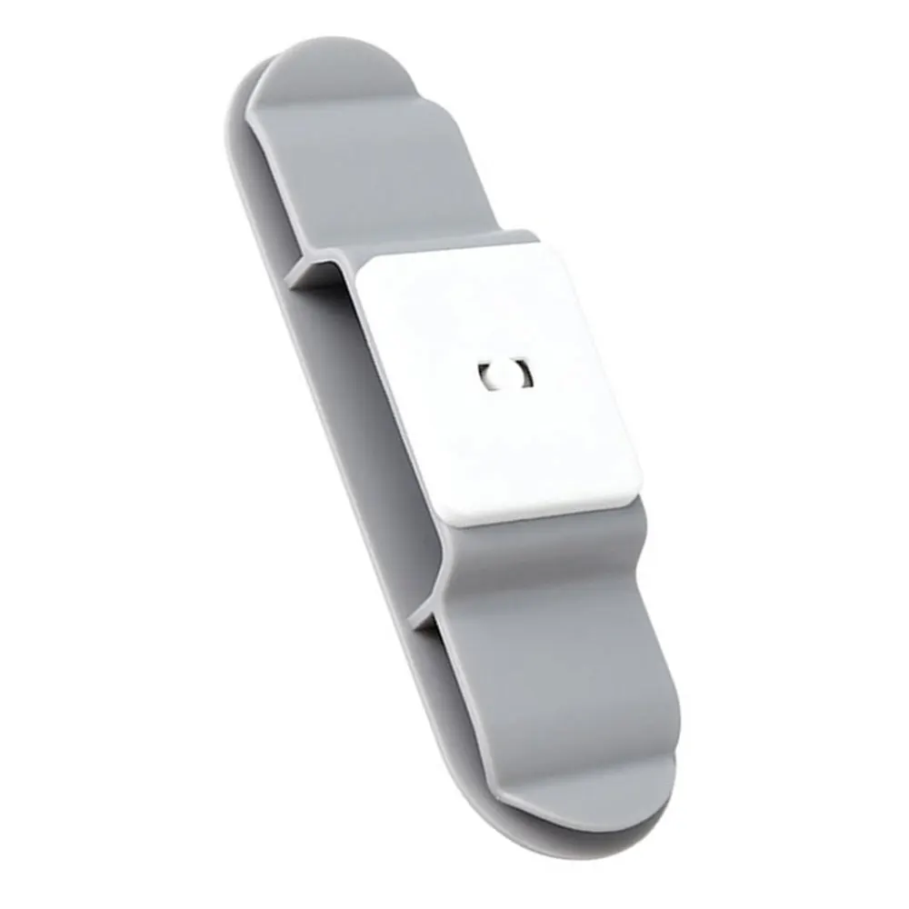 

1pc Seamless Punch-free Plug Storage Hook Delicate Wall-mounted Fixator