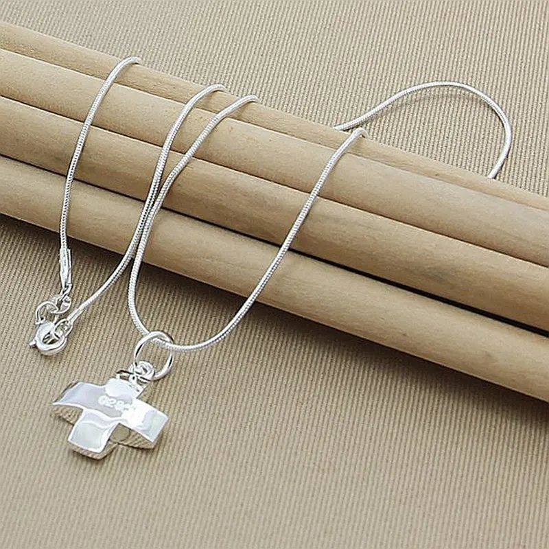 

Personality Design Short Style Cross Pendant 2021 France Fashion Silver Plated Men Women Religious Memorial of Jesus Jewelry