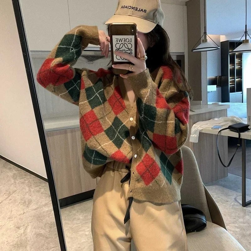 

Retro Color Matching Diamond Plaid V-neck Knitted Cardigan New Autumn And Winter New All-match Temperament Casual Sweater